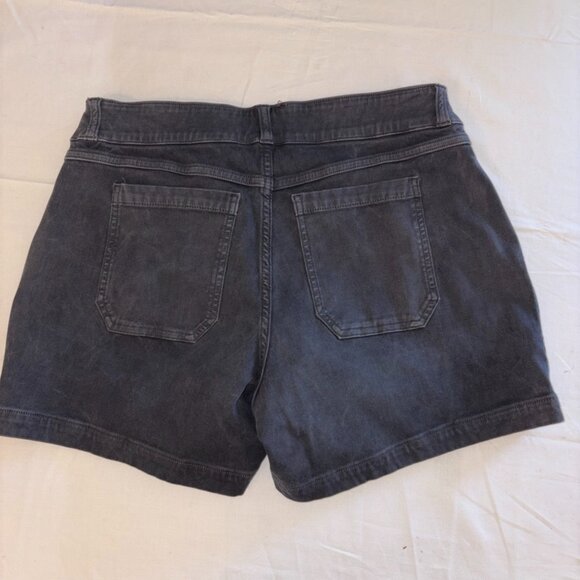 SPANX Black Gray Pull-On Slimming Denim Shorts Accent Stripe Comfortable size L - Picture 3 of 9